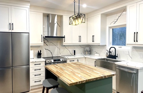 Miller Lake Cabaña | Getaway with newly built cottage which is just 20 mins away from Tobermory!