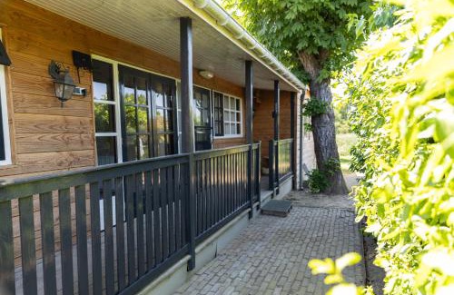 Spijkenisse Casa | Gezellig ruim landelijk huisje aan het water