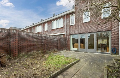 Alkmaar Casa | Gezinsvriendelijke Hoekwoning in Alkmaar met 5 Slaapkamers en Centrale Ligging