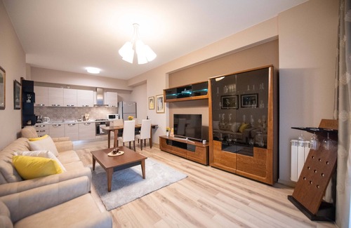 Saburtalo Apartamento | GG Home - spacious 3-bedroom apartment for family in Saburtalo