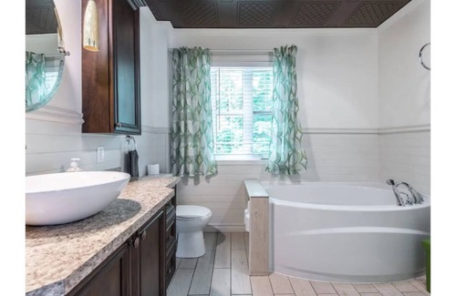 Amherst Cabaña | GG's Landing | Off-the-grid Waterfront Cottage