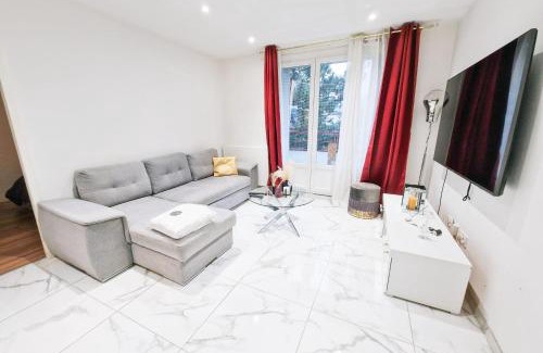 Saint-Martin-d'Heres Apartamento | #GH Butler's Monochrome
