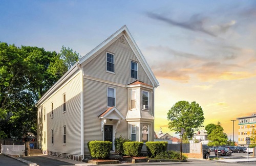 Beverly Condominio | *Spacious Ghostly 2BR Home| Salem+Beverly| Parking