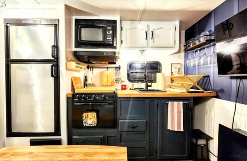 Redway Casa | Giant Grove RV Escape
