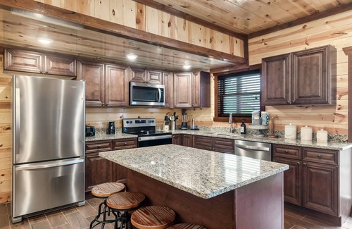 Caton Cabina | Giant Luxury 10BR Cabin Huge Outdoor Area, Pool