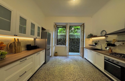 Menaggio Apartamento | Giardino Floreale di Menaggio, Menaggio, Italy