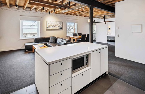 Sullivan's Cove Apartamento | Gibson's Mill waterfront warehouse apartment - 101
