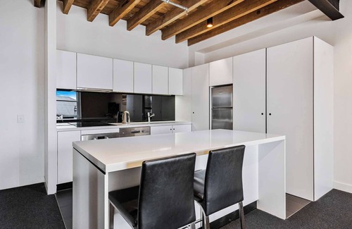 Sullivan's Cove Apartamento | Gibson's Mill waterfront warehouse apartment - 101