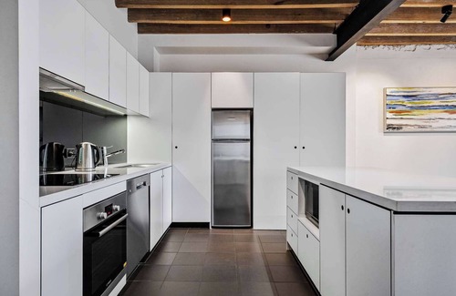 Sullivan's Cove Apartamento | Gibson's Mill waterfront warehouse apartment - 201