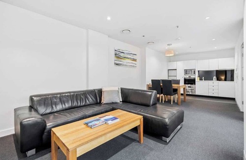 Sullivan's Cove Apartamento | Gibson's Mill waterfront warehouse apartment - 204
