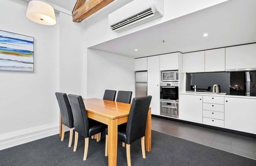 Sullivan's Cove Apartamento | Gibson's Mill waterfront loft apartment - 304