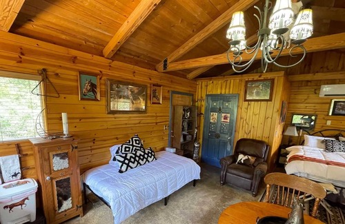 Lakehills Cabina | Giddy Up Cabin in Lakehills