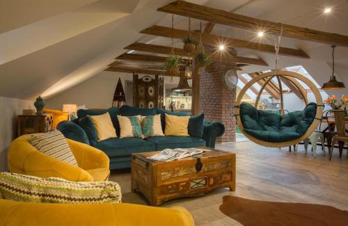 Prague 1 Apartamento | Gigantic Boho Chic 3 Bedroom 3 Bathroom Loft with Hanging Chair