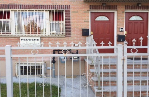 East New York Apartamento | Impresionante lugar de GIGI - Hermosa casa de 2 familias ubicada en la parte este de Brooklyn
