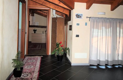 Corconio Apartamento | Giglio con espléndida vista al lago y jacuzzi.