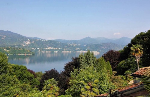 Corconio Apartamento | Giglio con espléndida vista al lago y jacuzzi.