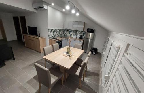 Szanazug Apartamento | Gilbert Apartman