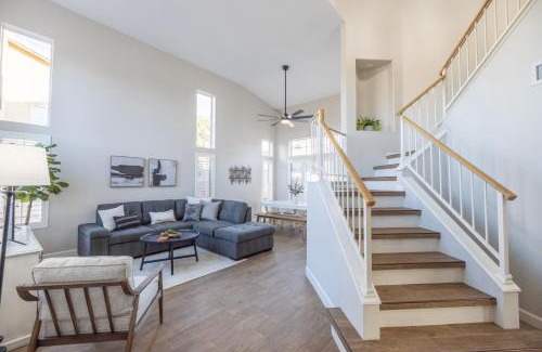 Gilbert Casa | Gilbert Douglas home