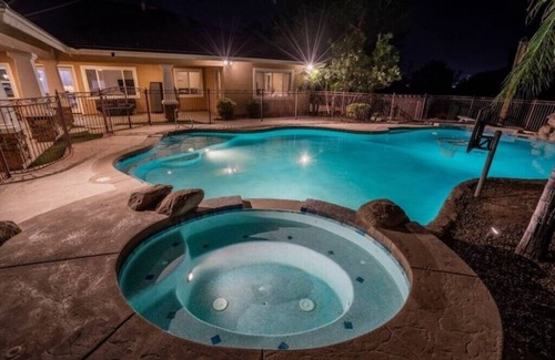 Gilbert Casa | Gilbert Royalty-Heated Pool, Spa, Home Theater