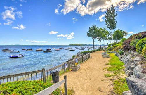 Gilford Casa | Gilford Townhome with Lakefront Beach and Pool Access!