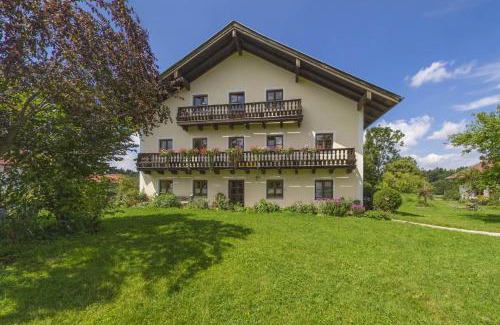 Schnaitsee Apartamento | Gilg-Kräuterhof