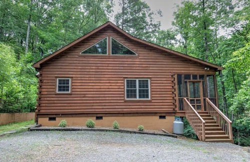 Lake Lure Cabina | Gillford Cottage - Creek, Private, Lake Access!