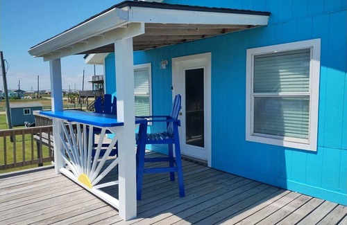 Surfside Beach Cabaña | GILLIGANS BEACH HUT.. RELAXING BEACHFRONT GETAWAY-PET FRIENDLY