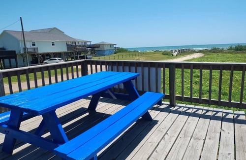 Surfside Beach Cabaña | GILLIGANS BEACH HUT.. RELAXING BEACHFRONT GETAWAY-PET FRIENDLY