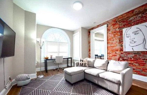Wilmington Apartamento | Gilpin Grand - Renovated Space In Trolley Square 1 Bedroom Apts by RedAwning