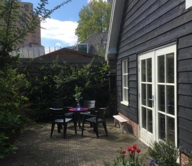 Sloterdijk Cama Y Desayuno | Gina's garden house