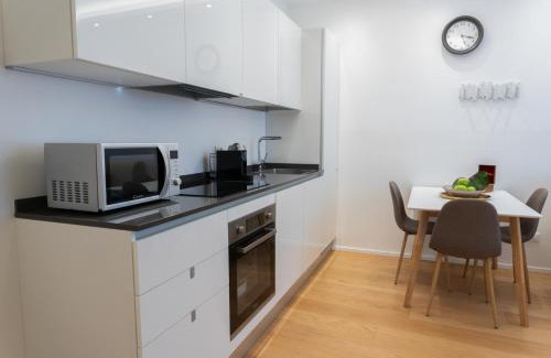 Centro Direzionale Apartamento | Gioia 43 - New Stylish Apartments 1 & 2