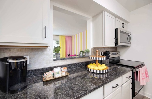 North Capitol Condominio | Girls Trip Ready Pool 6 Guests -Music Row Area