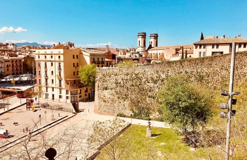 Barri Vell Apartamento | Girona-Costa Brava: Historical & Vintage