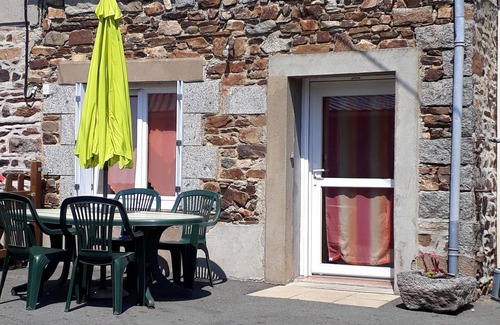Plerin Casa | Casa rural, a 10 minutos de la playa de Rosaires, 4 personas