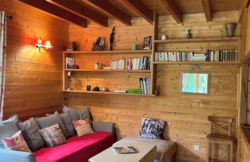 Thurageau Casa | Gîte 20 minutes from the FUTUROSCOPE, with COVERED SWIMMING POOL, SPA and SAUNA