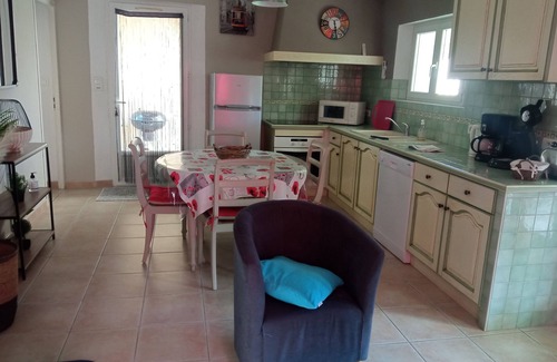 Eygalieres Cabaña | Casa rural - Alojamiento turístico amueblado clasificado 4 estrellas - Alpilles - piscina - aire acondicionado