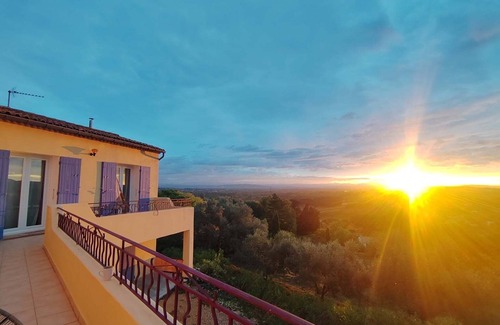 Saint-Julien-de-Peyrolas Casa | Gite Avec vue sur le Mont-ventoux