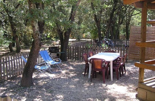 Vers-Pont-du-Gard Chalet De Esquí | Gite Angéle Vers Pont du Gard en Provence, river and swimming pool