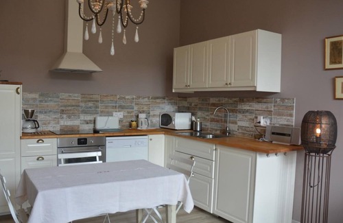 Beaumont-en-Veron Cabaña | Gîte-Apartamento-Baño Privado-Terraza-Le bonheur de Ronsard