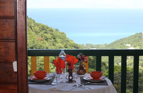 Cafeiere Villa | Villa Creole árbol del pan