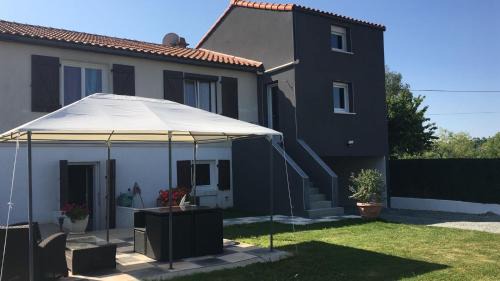 La Meilleraie-Tillay Apartamento | Gite Au Cheval D'or