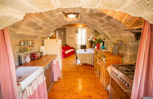 Montolieu Casa | Un remanso de paz ubicado en Montolieu "pueblo de libros" y junto al río