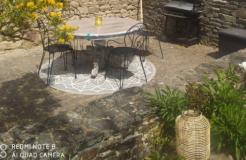 Genets Cabaña | Gîte Baie Bonheur in the heart of Genêts 5 minutes from the start of the crossings to the mountain