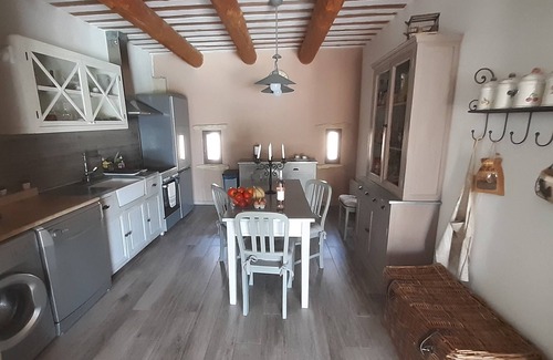 Courthezon Cabaña | Entre Avignon y Orange cabaña provenzal con piscina privada para 5 personas.