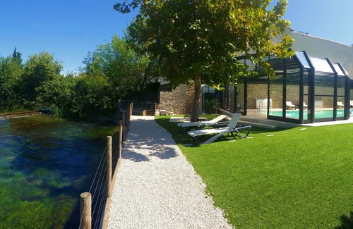 L'Isle-sur-la-Sorgue Cabaña | Gite bord de Sorgue - 4 personas - Piscina cubierta climatizada - 2 terrazas