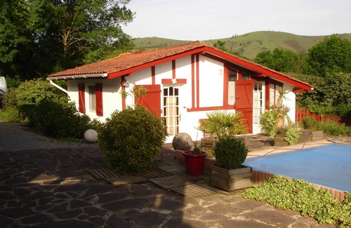 Osses Cabaña | Gîte, Charm and calm for this independent gite ideal for hikers;