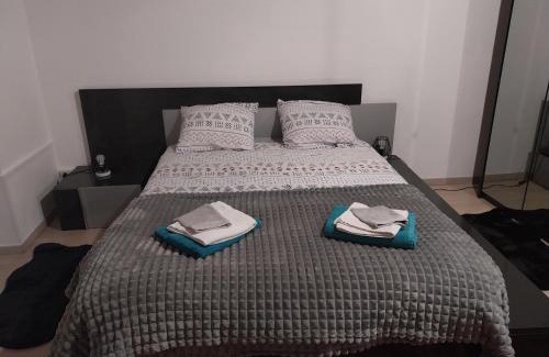 Saint-Seurin-de-Cadourne Apartamento | Gite chez Lea