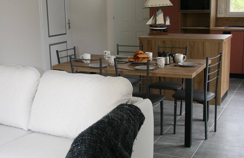 Seigy Cabaña | Gîte-Confortable-Baño con ducha-Vista al campo