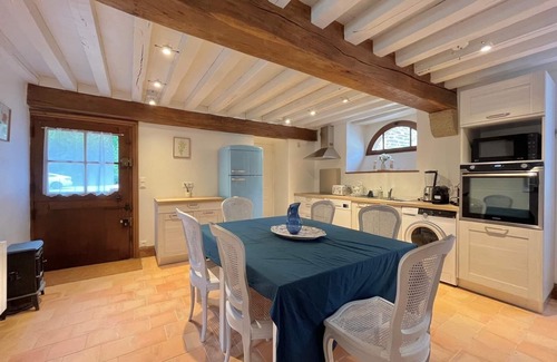 Plougonven Casa | Gite D'un Manoir du 15ème Avec Piscine Chauffée, Hammam, Jacuzzi et Grand Parc