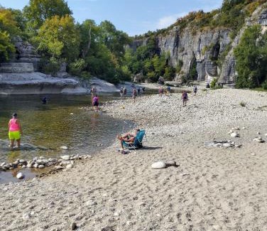 Joyeuse Casa | gite dans une maison en rez-de-chaussée avec piscine